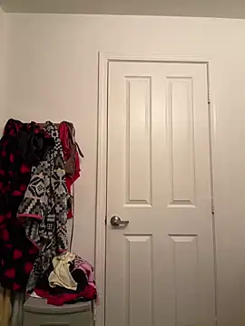 thatonelightskinn online show from February 2025 03:50:01 AM