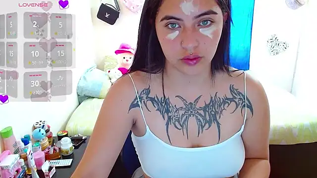 Snapshot of _luna_torres chatting on September 2025 04:18:01 PM luna torres online show from September 2025 04:18:01 PM