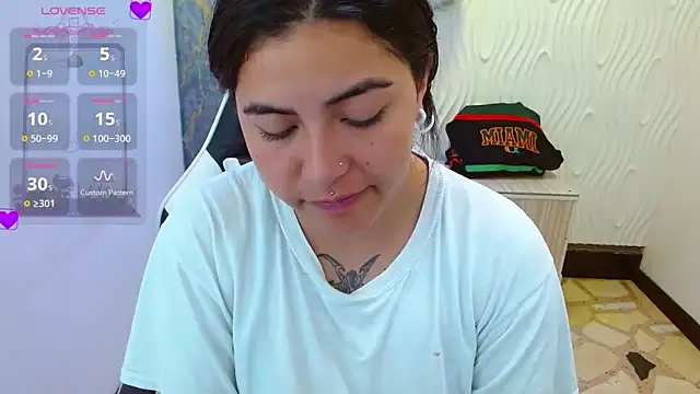 Snapshot of _luna_torres chatting on December 2025 01:20:02 PM luna torres online show from December 2025 01:20:02 PM