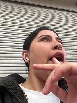  luna torres online show from March 2026 01:16:02 PM