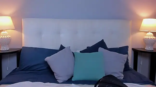 SaraaJhonsonn online show from March 2025 06:47:02 PM