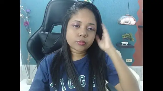 Snapshot of Melikasweetz chatting on February 2025 05:43:02 PM Melikasweetz online show from February 2025 05:43:02 PM