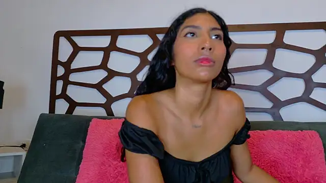 Snapshot of taty_miller chatting on March 2025 08:15:02 PM taty miller online show from March 2025 08:15:02 PM