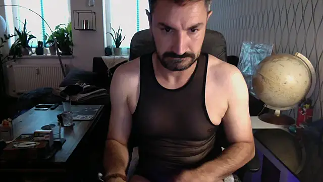 Snapshot of tomz0819 chatting on July 2026 12:24:02 PM tomz0819 online show from July 2026 12:24:02 PM