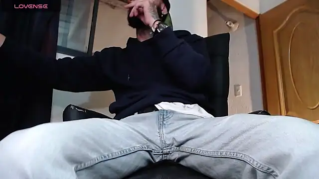 Snapshot of ren_stipee chatting on February 2025 02:15:02 AM ren stipee online show from February 2025 02:15:02 AM