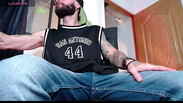 Snapshot of ren_stipee chatting on March 2025 11:53:01 PM ren stipee online show from March 2025 11:53:01 PM