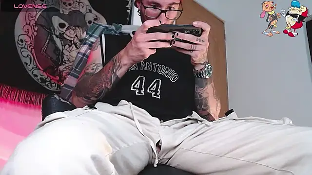 Snapshot of ren_stipee chatting on October 2025 10:10:02 AM ren stipee online show from October 2025 10:10:02 AM