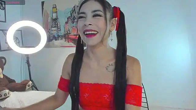 Snapshot of emma-hiill chatting on December 2024 03:10:01 PM emma-hiill online show from December 2024 03:10:01 PM