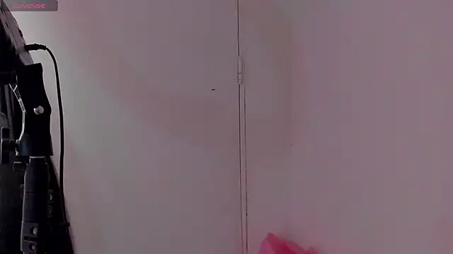 Snapshot of emma-hiill chatting on December 2024 02:26:02 PM emma-hiill online show from December 2024 02:26:02 PM