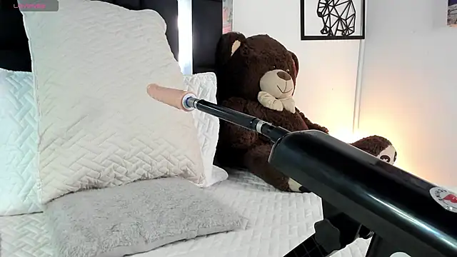 Snapshot of emma-hiill chatting on January 2025 02:08:02 PM emma-hiill online show from January 2025 02:08:02 PM