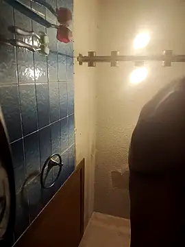 Snapshot of C8L3U chatting on December 2024 09:43:02 AM C8L3U online show from December 2024 09:43:02 AM