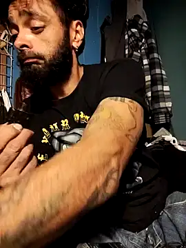 Snapshot of C8L3U chatting on January 2025 09:24:01 AM C8L3U online show from January 2025 09:24:01 AM