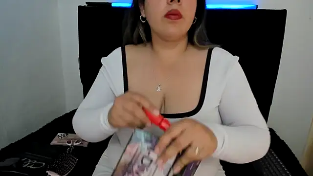 LinaBrowm online show from May 2026 08:03:01 PM