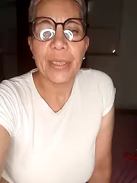 Snapshot of luz_bella chatting on December 2024 02:34:02 AM luz bella online show from December 2024 02:34:02 AM