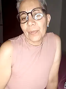 Snapshot of luz_bella chatting on December 2024 02:47:02 AM luz bella online show from December 2024 02:47:02 AM