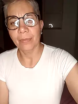 Snapshot of luz_bella chatting on January 2025 02:21:02 AM luz bella online show from January 2025 02:21:02 AM