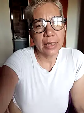 Snapshot of luz_bella chatting on January 2025 11:07:01 AM luz bella online show from January 2025 11:07:01 AM