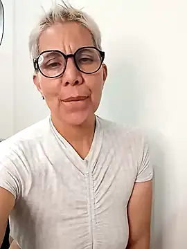 Snapshot of luz_bella chatting on January 2025 03:29:01 AM luz bella online show from January 2025 03:29:01 AM