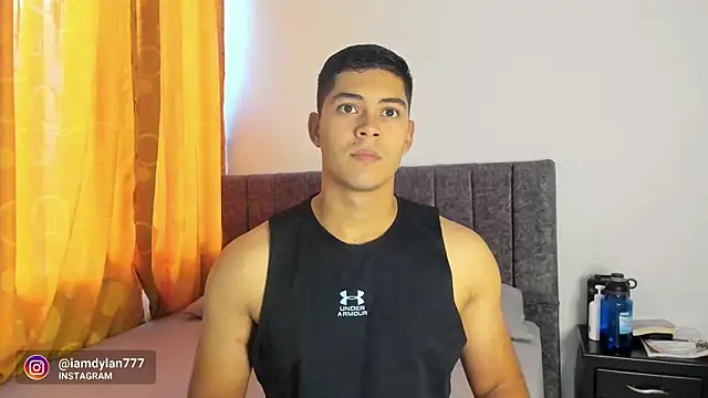 Snapshot of Iamdylan777 chatting on December 2024 09:22:02 PM Iamdylan777 online show from December 2024 09:22:02 PM