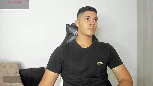 Snapshot of Iamdylan777 chatting on January 2025 06:46:01 AM Iamdylan777 online show from January 2025 06:46:01 AM