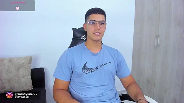 Snapshot of Iamdylan777 chatting on February 2025 06:45:02 AM Iamdylan777 online show from February 2025 06:45:02 AM