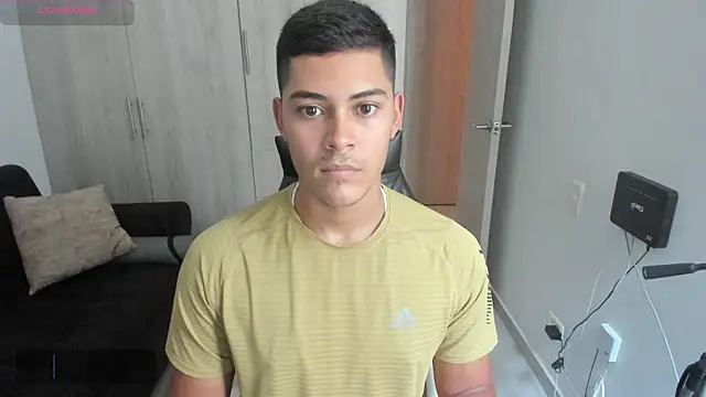 Snapshot of Iamdylan777 chatting on February 2025 10:14:01 PM Iamdylan777 online show from February 2025 10:14:01 PM