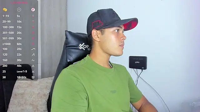 Snapshot of Iamdylan777 chatting on March 2025 11:03:02 PM Iamdylan777 online show from March 2025 11:03:02 PM