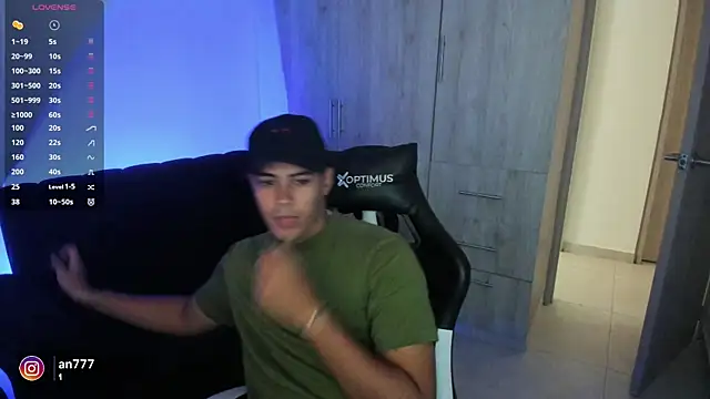 Snapshot of Iamdylan777 chatting on March 2025 05:54:02 PM Iamdylan777 online show from March 2025 05:54:02 PM