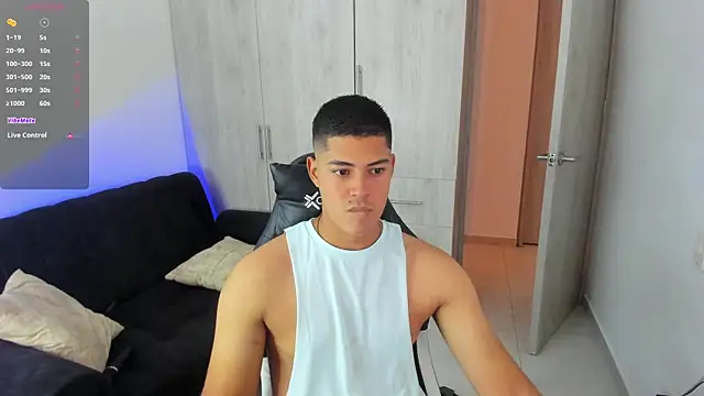 Snapshot of Iamdylan777 chatting on March 2025 06:22:02 PM Iamdylan777 online show from March 2025 06:22:02 PM