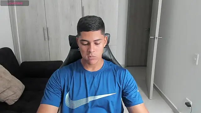 Snapshot of Iamdylan777 chatting on October 2025 02:12:02 PM Iamdylan777 online show from October 2025 02:12:02 PM