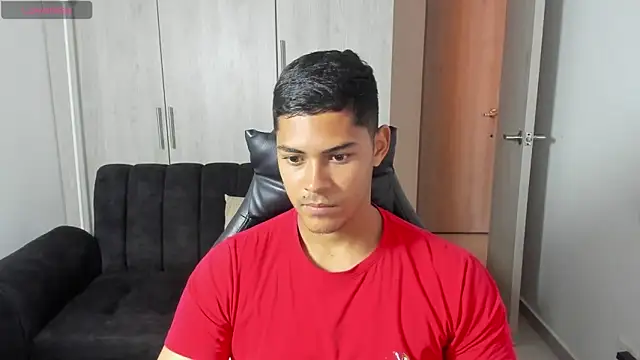 Snapshot of Iamdylan777 chatting on October 2025 04:37:01 PM Iamdylan777 online show from October 2025 04:37:01 PM