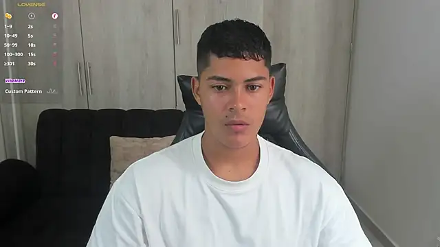 Snapshot of Iamdylan777 chatting on October 2025 04:30:02 PM Iamdylan777 online show from October 2025 04:30:02 PM