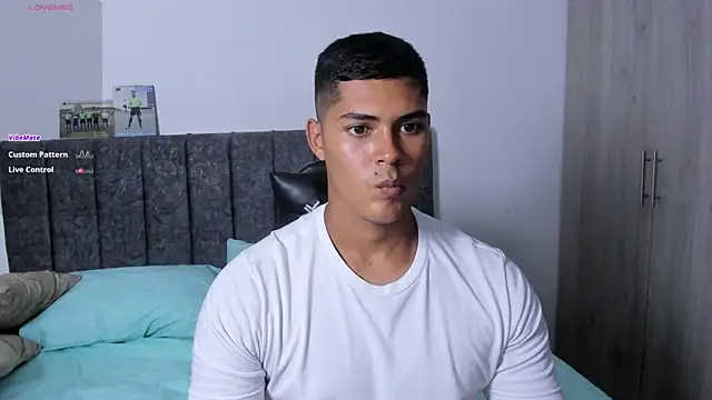 Snapshot of Iamdylan777 chatting on November 2025 10:23:02 PM Iamdylan777 online show from November 2025 10:23:02 PM