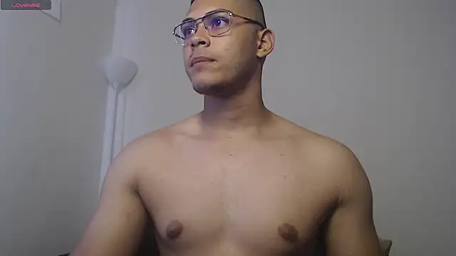 Snapshot of Iamdylan777 chatting on June 2026 03:50:02 PM Iamdylan777 online show from June 2026 03:50:02 PM