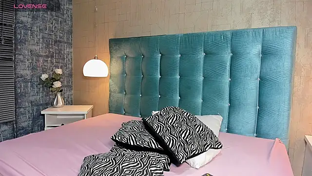 Snapshot of Paola__23 chatting on November 2025 08:22:02 PM Paola 23 online show from November 2025 08:22:02 PM