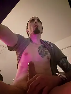 Snapshot of _kiiing_ chatting on February 2025 12:30:01 AM kiiing online show from February 2025 12:30:01 AM