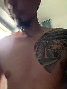 Snapshot of _kiiing_ chatting on March 2025 04:30:02 PM kiiing online show from March 2025 04:30:02 PM