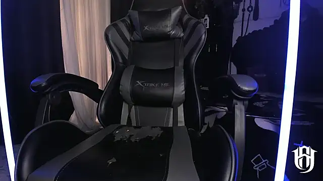 allanhurtss online show from December 2024 02:25:02 PM