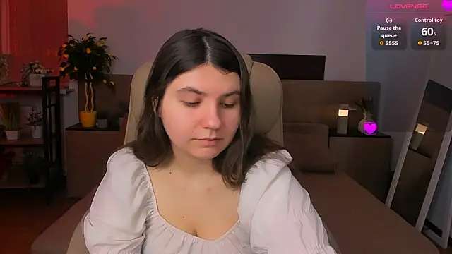 Snapshot of Viola__Shy chatting on March 2026 09:20:01 PM Viola Shy online show from March 2026 09:20:01 PM