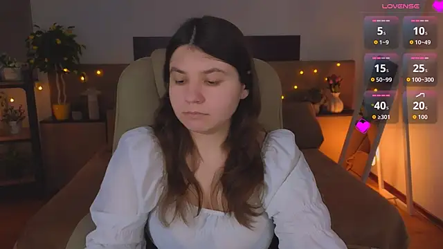 Snapshot of Viola__Shy chatting on April 2026 08:06:02 PM Viola Shy online show from April 2026 08:06:02 PM