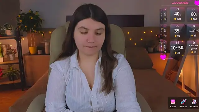 Snapshot of Viola__Shy chatting on April 2026 07:44:02 PM Viola Shy online show from April 2026 07:44:02 PM