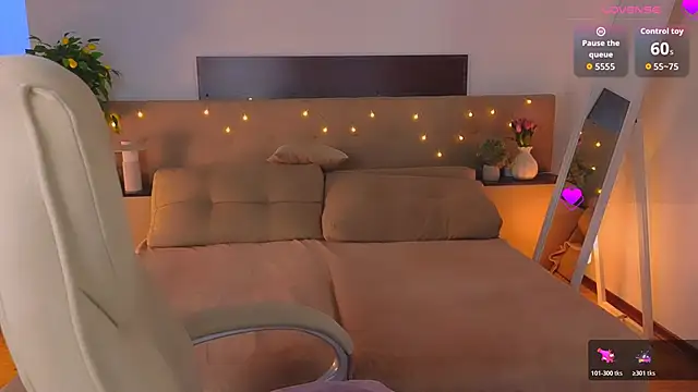 Snapshot of Viola__Shy chatting on April 2026 04:46:01 AM Viola Shy online show from April 2026 04:46:01 AM