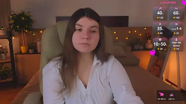 Snapshot of Viola__Shy chatting on April 2026 08:02:01 PM Viola Shy online show from April 2026 08:02:01 PM