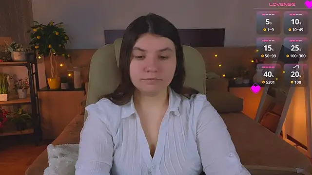 Snapshot of Viola__Shy chatting on April 2026 07:19:01 PM Viola Shy online show from April 2026 07:19:01 PM