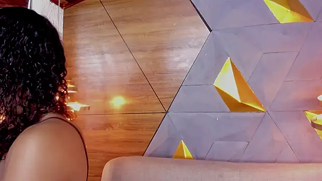 Snapshot of sarah_banks1 chatting on December 2024 07:03:02 PM sarah banks1 online show from December 2024 07:03:02 PM