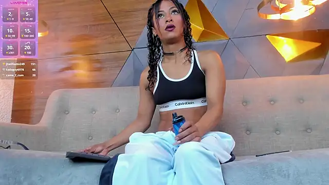 Snapshot of sarah_banks1 chatting on January 2025 07:07:02 PM sarah banks1 online show from January 2025 07:07:02 PM