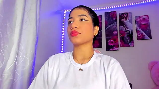 Alissarhys26 online show from December 2024 03:44:01 AM