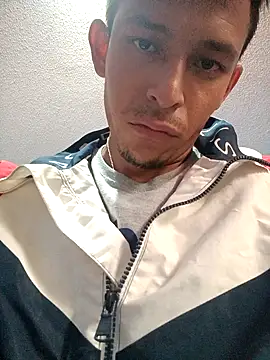 Snapshot of Leonul chatting on December 2024 04:20:01 PM Leonul online show from December 2024 04:20:01 PM