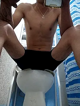 Snapshot of Leonul chatting on December 2024 01:39:02 AM Leonul online show from December 2024 01:39:02 AM