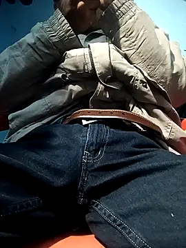 Snapshot of Leonul chatting on December 2024 08:04:02 AM Leonul online show from December 2024 08:04:02 AM